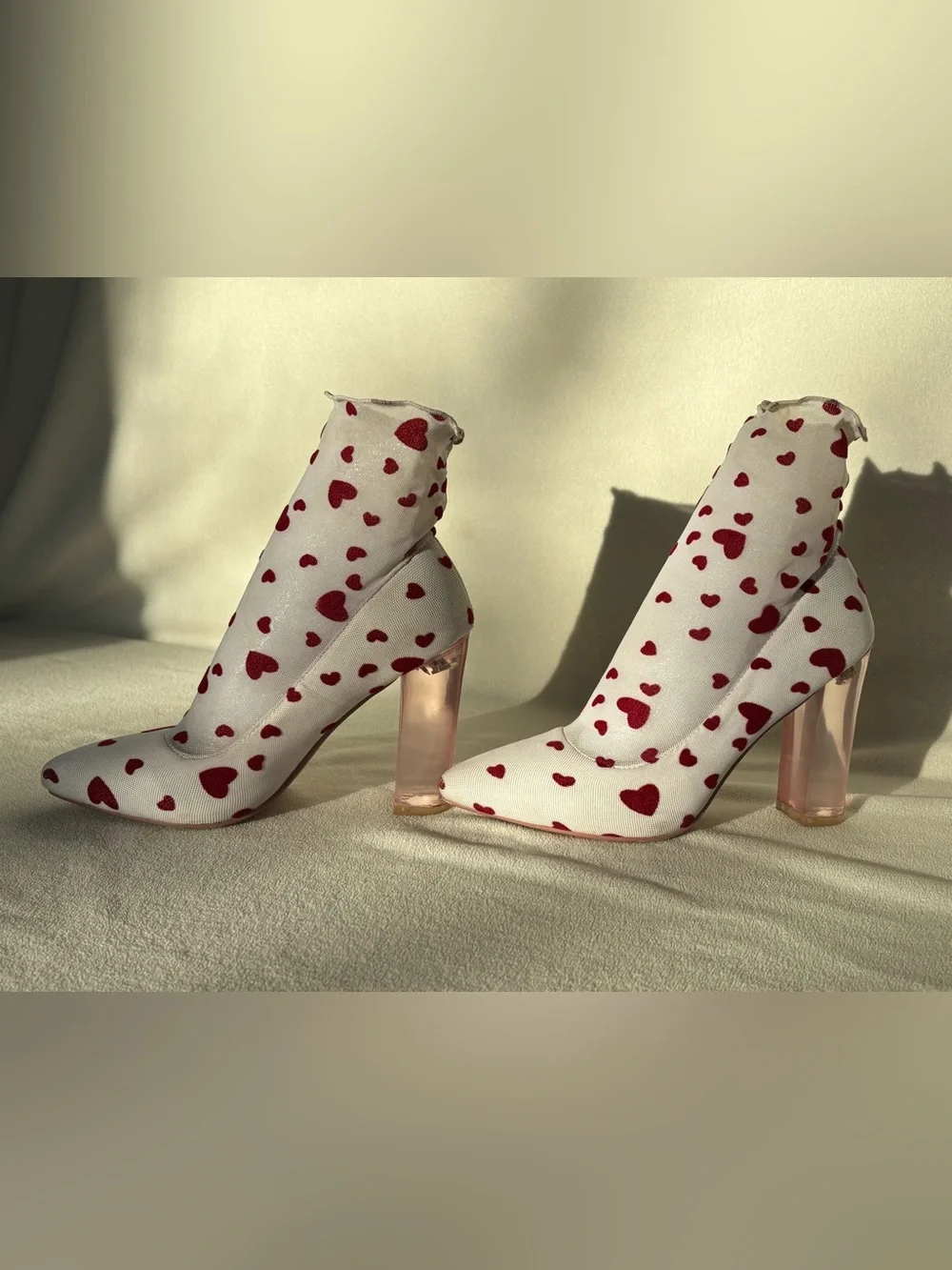 Sugar Thrillz Lovesick Mesh Sock Booties Hearts Lucite Heel Womens Size 7